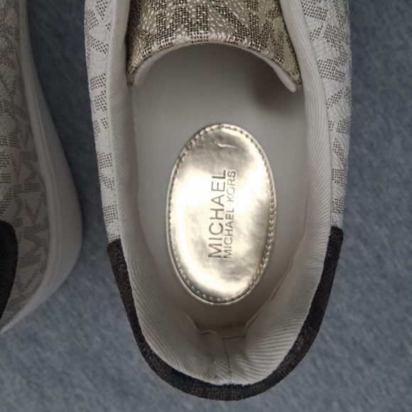 Michael Kors Women's Poppy Lace Up Vanilla Sneakers Gold MK Logo 8M - Picture 10 of 16